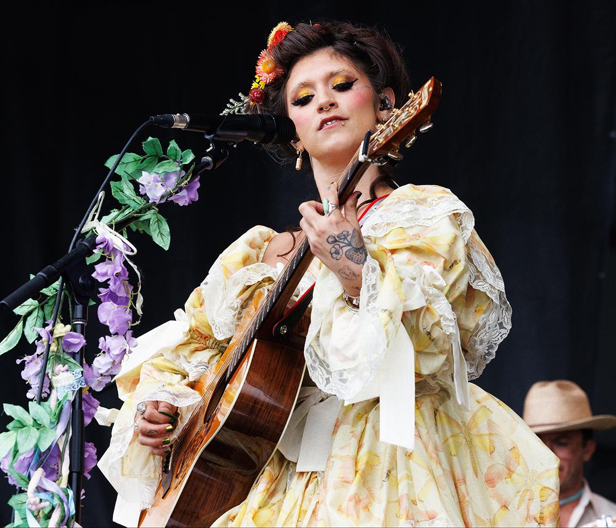  Sierra Ferrell Newport Folk Fest Concert Photo 2 